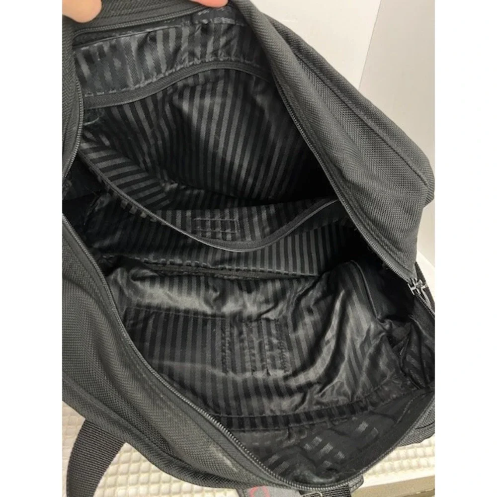 TUMI laptop Briefcase Style 223D3 Nylon Black Travel Career Business‎